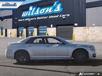 Look at this 2023 Chrysler 300 300S AWD | Navi | Pano Roof | Leather | Heated Seats + Steering | Ven... (image 5)