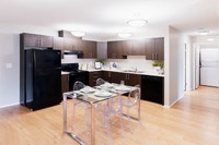 Broadstreet's Water's Edge offers 1 and 2 bedroom pet friendly apartments for rent, conveniently loc... (image 5)