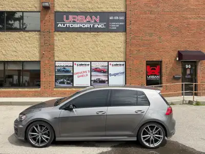 2017 VOLKSWAGEN GOLF R 2017 Volkswagen Golf R AMVIC LICENCED DEALER . Engine: 4 Cylinder Engine