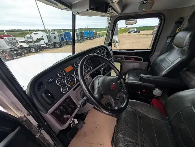 2012 PETERBILT 367 in Heavy Trucks in Kamloops - Image 33