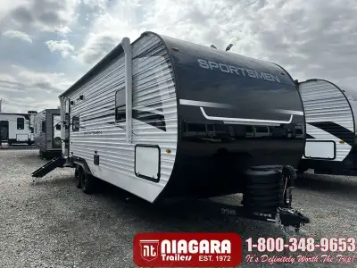 Year: 2026 Stock Number: SM1688 Status: New Weight: 5701 Lbs. Length: 38 ft Sleeps: 4 Included Optio...