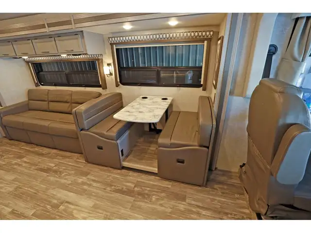 2022 Thor Motor Coach Hurricane 35M Classe A VR / RV 1.5 SDB + F in RVs & Motorhomes in Laval / North Shore - Image 7