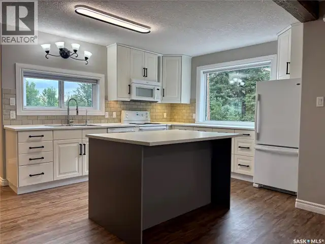 Siklenka Homestead Parkdale Rm No. 498, Saskatchewan in Houses for Sale in Prince Albert - Image 6