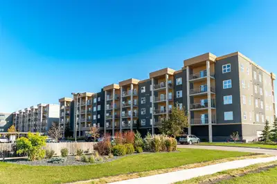 2F//Winnipeg/HERE'S THE ONE YOU'VE BEEN WAITING FOR!! Great and affordable 2 bedroom, 2 full bathroo...