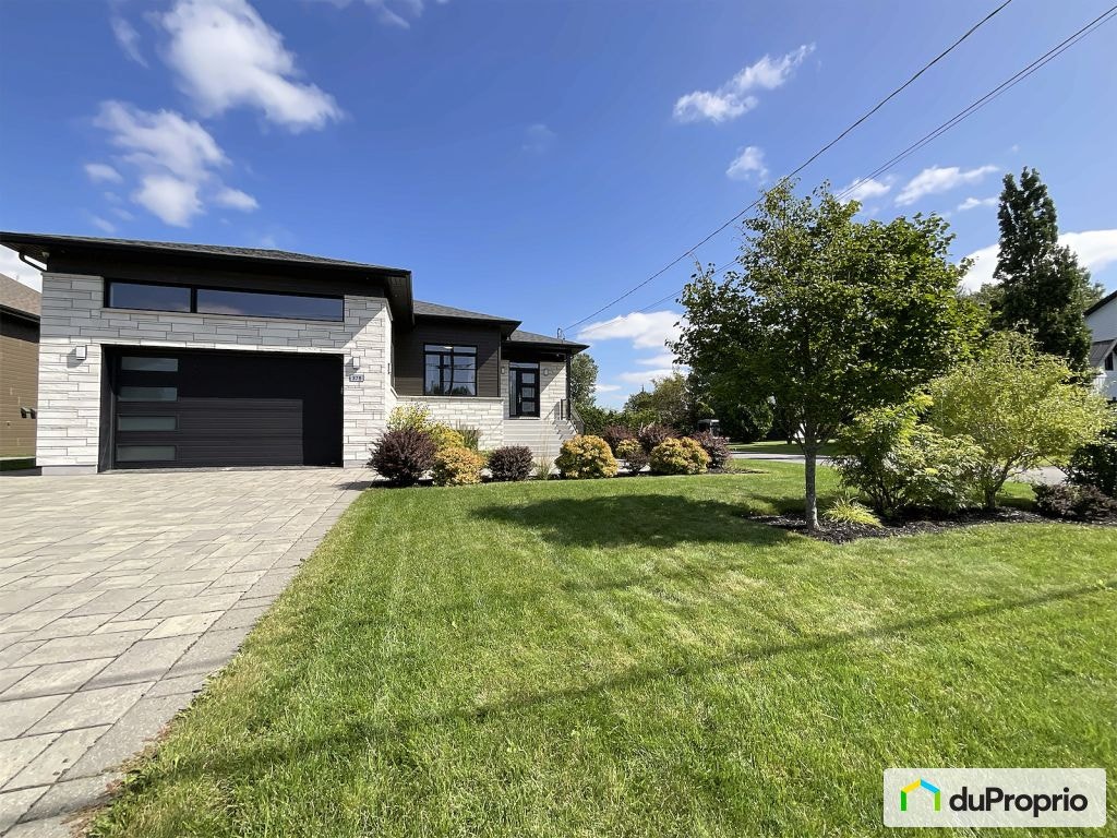 $875,000 - Bungalow for sale in St-Jacques-Le-Mineur — photo 2