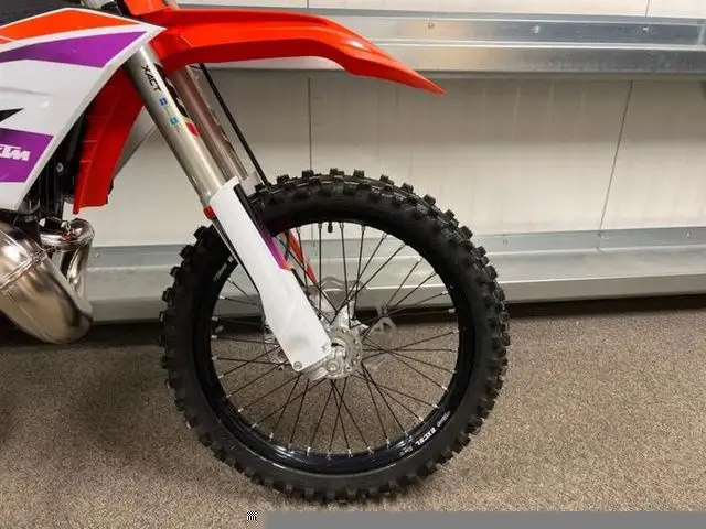 2024 KTM 250 SX in Dirt Bikes & Motocross in Calgary - Image 6