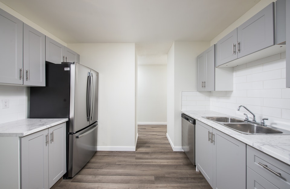 Blue Heron - Bachelor Apartment for Rent 1