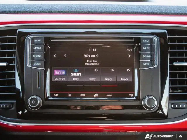 2017 Volkswagen Beetle Coupe Trendline | One Owner | Clean in Cars & Trucks in London - Image 24