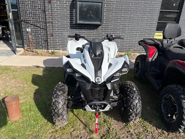 2023 Can-Am RENEGADE 650 4x4 in ATVs in Ottawa - Image 3