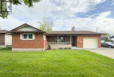 Located just a six-minute drive from Brock University and the Pen Centre shopping district, this hom...