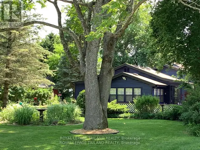 7575 BIDDULPH STREET Lambton Shores (Port Franks), Ontario in Houses for Sale in Grand Bend - Image 3
