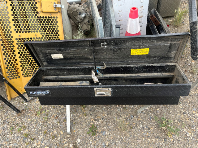 Pair of Lund Black Alumium Toolboxes in Other Parts & Accessories in Calgary - Image 2