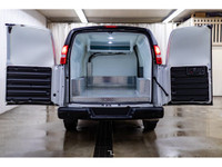 **ACCIDENT FREE - MECHANICALLY CERTIFIED** 30,240 KM This 2023 GMC Savana 3500 Reefer Cargo Van is p... (image 9)