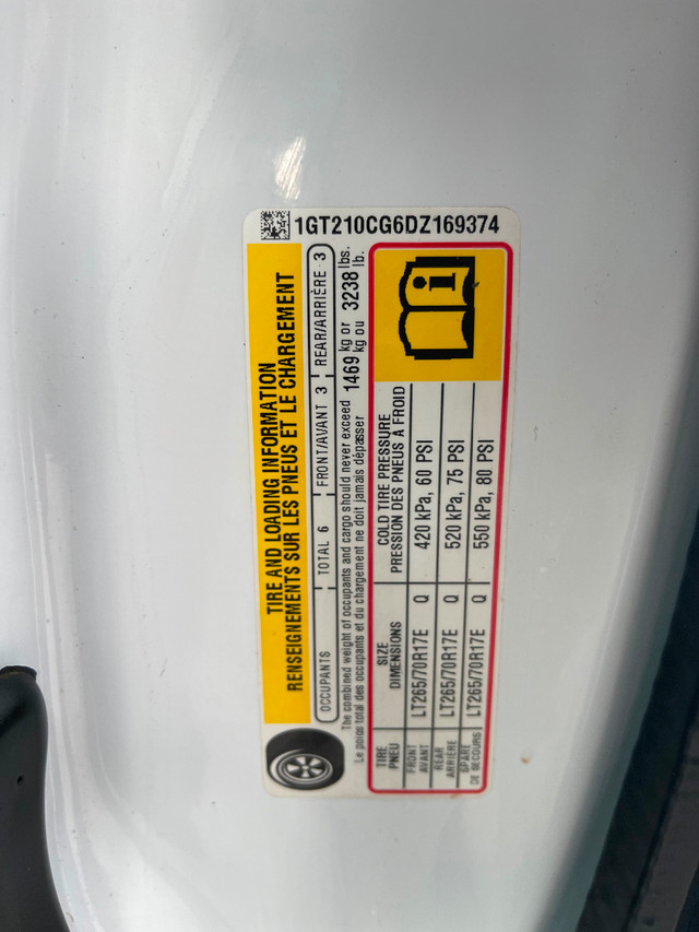 2014 GMC Sierra 2500 For Sale in Cars & Trucks in Oakville / Halton Region - Image 2