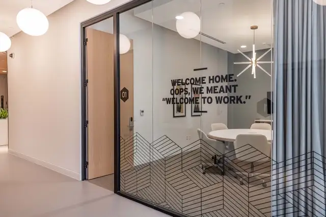 Beautifully designed office space rental for 4 persons in Spaces in Commercial & Office Space for Rent in Ottawa - Image 10