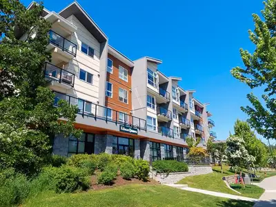 Le Sequoia on Watkiss offers brand new contemporary style units with cathedral ceilings in top floor...