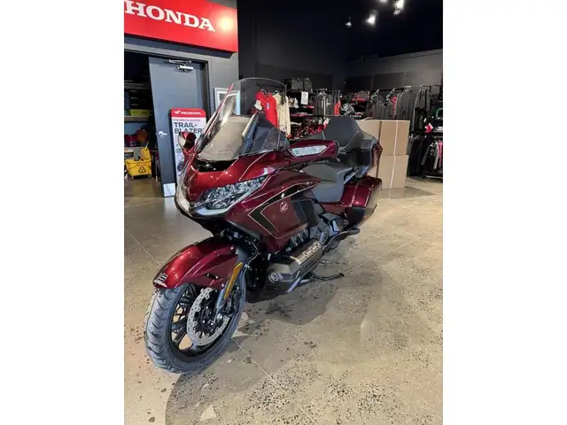 2025 Honda Goldwing Tour 50th Anniversary in Sport Touring in Ottawa - Image 2