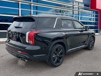 8 Passenger Odometer is 16748 kilometers below market average! Abyss Black Pearl 2023 Hyundai Palisa... (image 5)