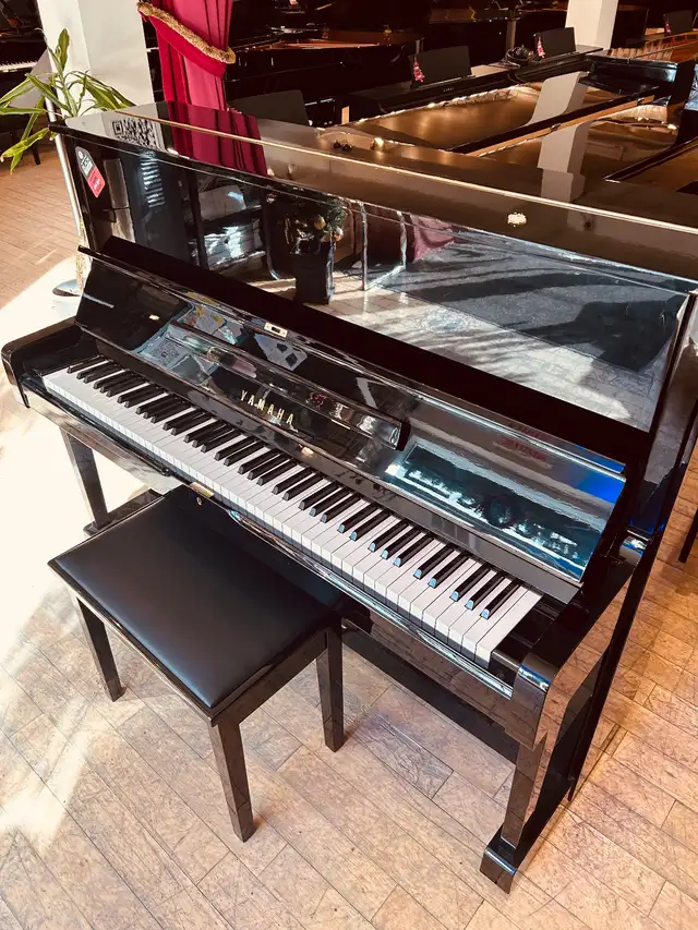 PIANO YAMAHA U1H (1977) in Pianos & Keyboards in City of Montréal - Image 2