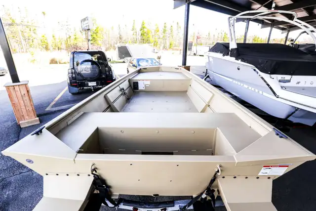 Crestliner 1860 in Powerboats & Motorboats in Rimouski / Bas-St-Laurent - Image 10