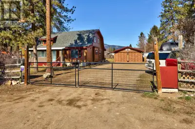 MLS® #178450 Welcome to your dream log home nestled on a serene half-acre lot, offering a tranquil r...