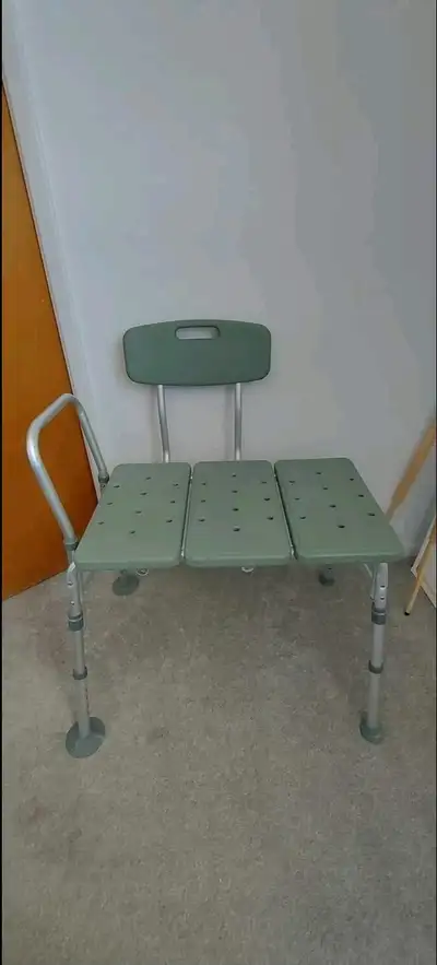 Great condition, barely used, Adjustable. Thoroughly cleaned and it has no rust! Pick up is in Stein...