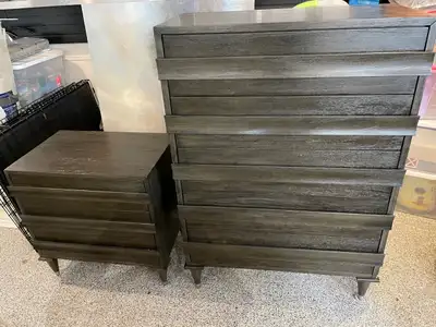 Brownstone Dresser and End Table Excellent condition - did not use. Dark brown in color. Dresser - 3...