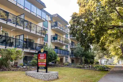 Westminster Court - Bachelor available at 955 Humboldt Street, V