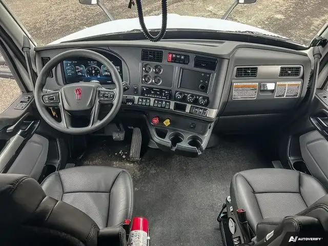 2025 Kenworth T680 in Heavy Trucks in Moncton - Image 23