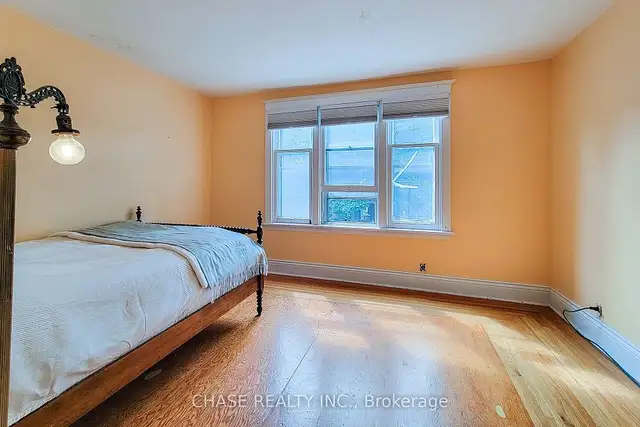 Spacious 2.5-Story Home! in Houses for Sale in Hamilton - Image 10