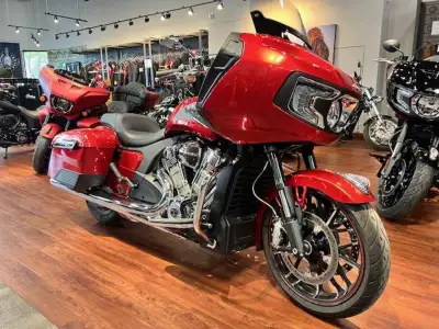 Beautiful condition and low mileage 2021 Indian Challenger Limited! Upgraded with custom mirrors, St...