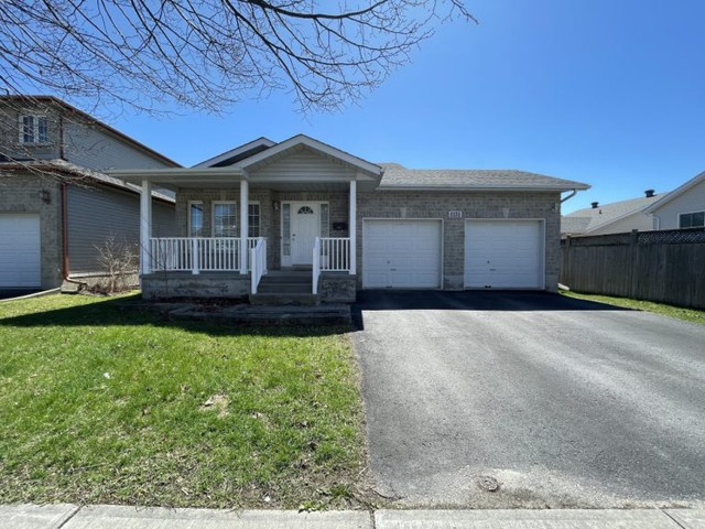 East-end 3 bd bungalow w. dble car garage- 1131 Greenwood Park in Long Term Rentals in Kingston