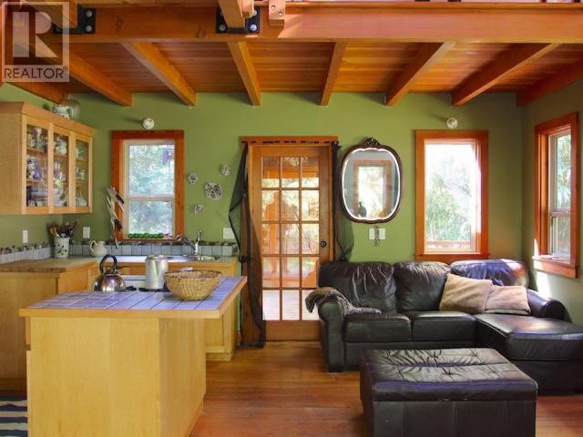 1211/1215 VANCOUVER BLVD Savary Island, British Columbia in Houses for Sale in Powell River District - Image 3