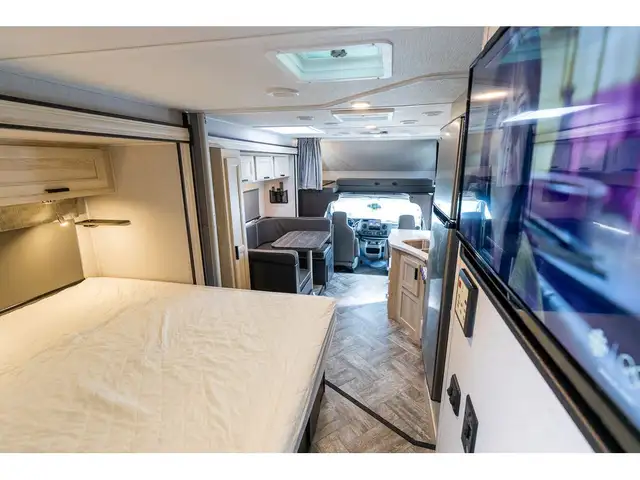 2022 Forest River Sunseeker 2440 2025 2 extension 2022 Classe C in RVs & Motorhomes in Laval / North Shore - Image 16