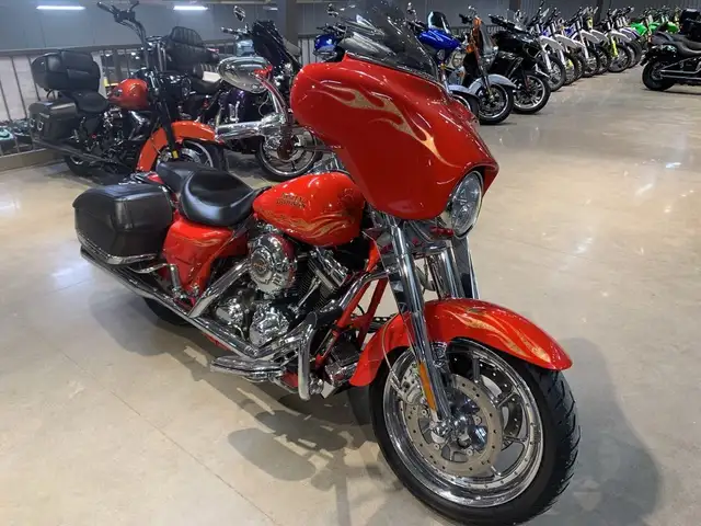 2007 Harley-Davidson FLHRSE Screamin Eagle Beautiful CVO ROAD KI in Sport Touring in Guelph - Image 3