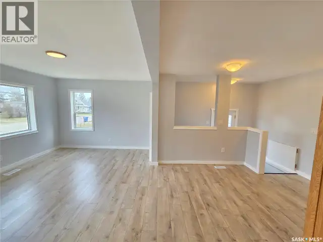 25 Rhodes STREET Redvers, Saskatchewan in Houses for Sale in Regina - Image 10