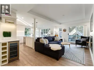 Welcome to 209 Snowbird, a beautifully renovated 2.5-bed, 2-bath townhome on the slopes of Blackcomb...