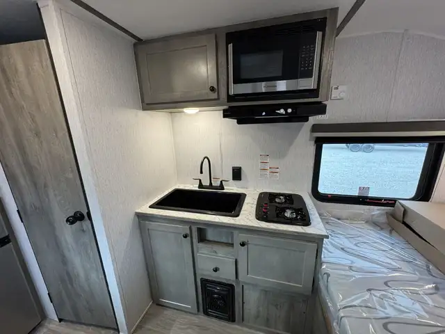 2026 ,Sun Lite,Sunset Park RV 13BD LTD in Travel Trailers & Campers in Kamloops - Image 9