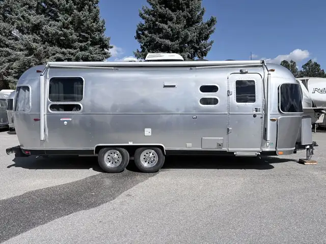 2019 Airstream 25RB in Travel Trailers & Campers in Penticton - Image 3