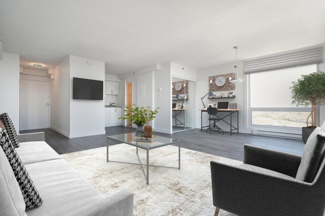 5740 Cavendish Boulevard — photo 1