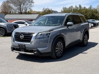 CARFAX Canada No Reported Accidents | SL Trim | 4WD | Boulder Gray Pearl Stand out in this stunning... (image 2)