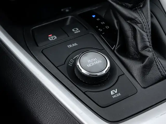 2020 Toyota RAV4 LIMITED|HYBRID|AWD|NAV|ROOF|LEATHER|BACKUP|CLEA in Cars & Trucks in City of Toronto - Image 20