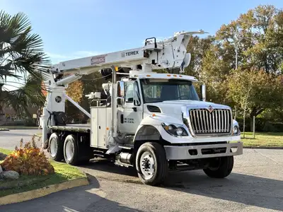 2011 International Workstar 7500 Terex Digger Derricks Air Brakes Air assisted seats PTO Outriggers...