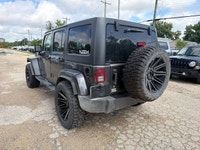 | GPS Navigation | Hands-Free Communication with Bluetooth | Fully Automatic Headlights | Remote Key... (image 3)