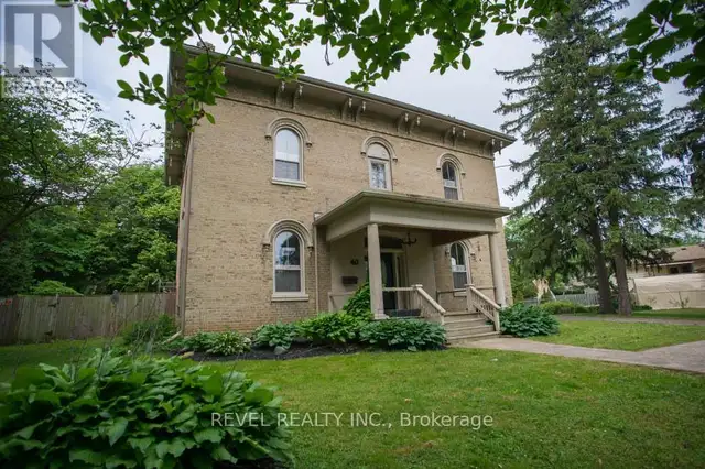 40 OAKHILL DRIVE Brantford, Ontario62863768635521122