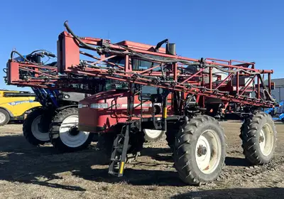 USED 2009 CASE PATRIOT 3150 SPRAYER Located at our Shoal Lake MB Location 90' Boom 5 Section Control...