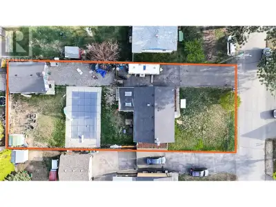 Opportunity for handyman, contractor, or anyone who dreams of having a project home. Lot dimension m...
