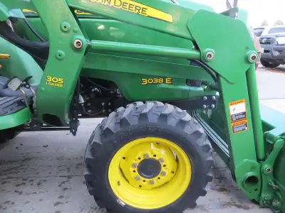 diesel; hydrostatic drive; quick attach bucket; 3 pth; rear PTO; industrial tires; only 900 hours; v...