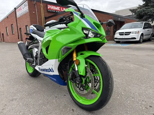 2024 Kawasaki Ninja ZX-6R ~ NINJA ZX-6R ~ 40TH ANNIVERSARY ~ LOW in Sport Bikes in City of Toronto - Image 5