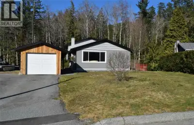 Renovated from top to bottom, this move-in ready home is sure to impress. The main floor has been op...